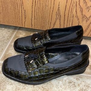 ara Women’s Green Croc Embossed Leather Loafers Sz-6